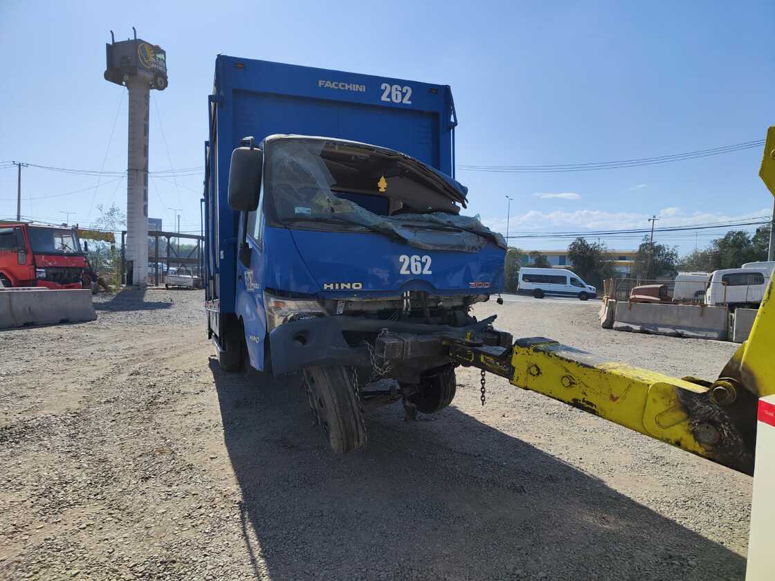  Hino XZU 2012 